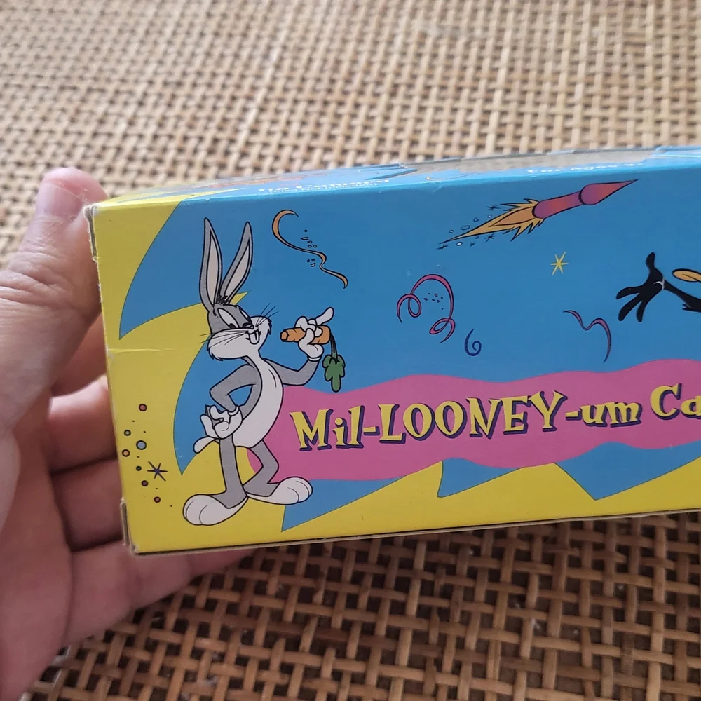 Warner Bros. Mil-LOONEY-um Camera - Blue and Yellow